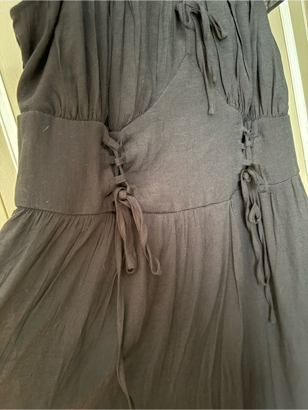Trixxi Black Midi Dress with Ruffled Cap Sleeves - Picture 4 of 6